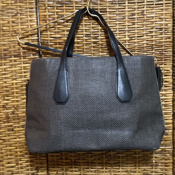 Vintage Henri Bendel black woven gold  hardware tassels expandable tote bag - Picture 2 of 16